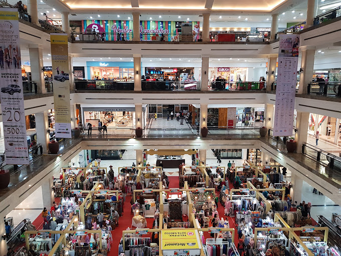 mall di yogyakarta Amburrukmo plaza